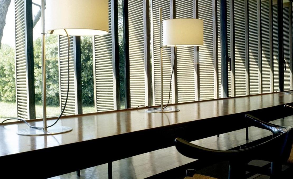 Настольная лампа от фабрики Santa&Cole модель TMDTA01