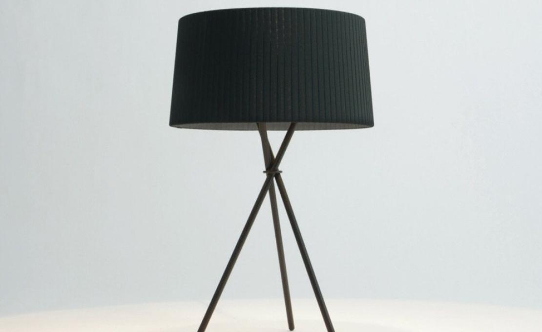 Настольная лампа от фабрики Santa&Cole модель Tripode Table Lamp