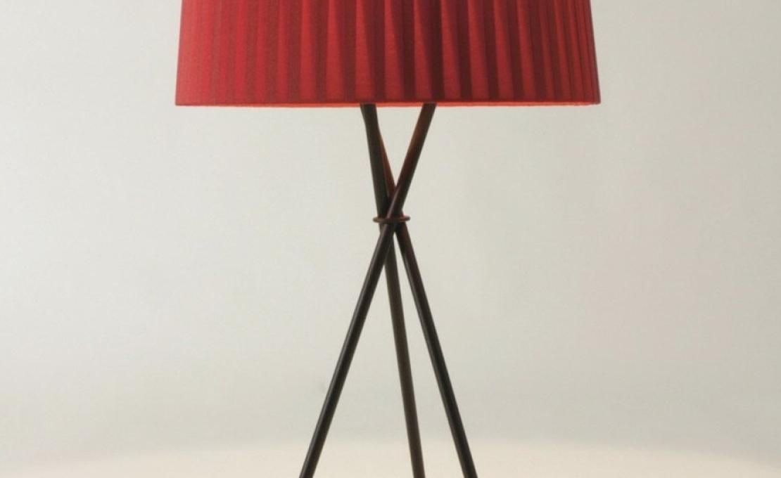 Настольная лампа от фабрики Santa&Cole модель Tripode Table Lamp