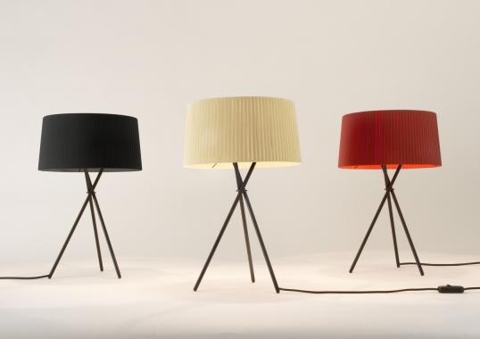 Настольная лампа от фабрики Santa&Cole модель Tripode Table Lamp