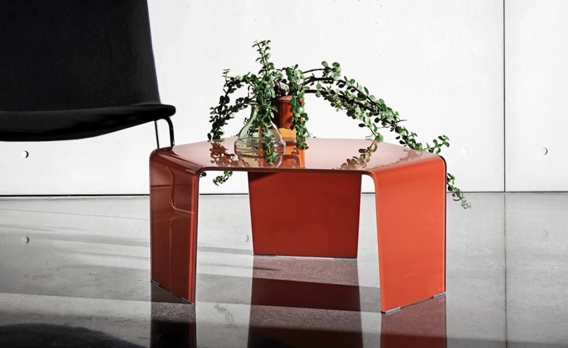 Журнальный столик от фабрики Sovet Italia модель 3 Feet 