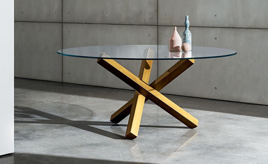 Стол от фабрики Sovet Italia модель Aikido Elliptical Table