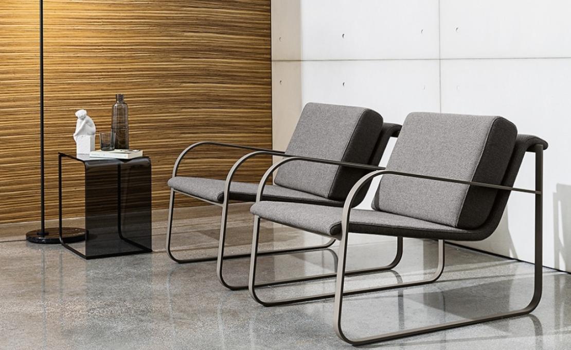 Кресло от фабрики Sovet Italia модель Bugatti Small Arm