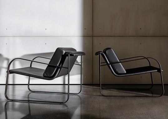 Кресло от фабрики Sovet Italia модель Bugatti Small Arm