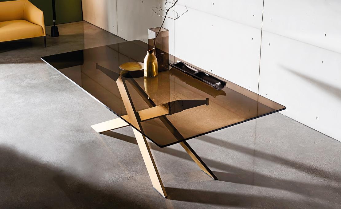 Стол от фабрики Sovet Italia модель Cross Sovet Table