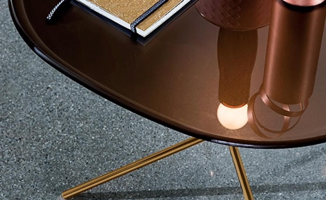 Журнальный столик от фабрики Sovet Italia модель Genius Shaped 