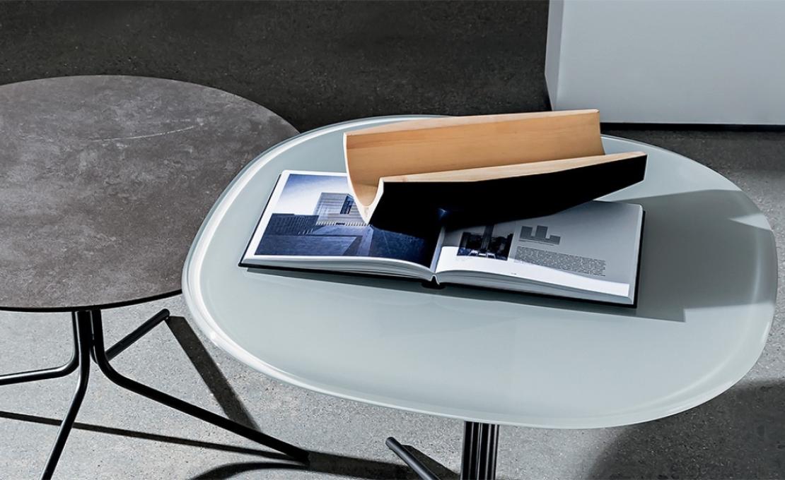 Журнальный столик от фабрики Sovet Italia модель Genius Shaped 