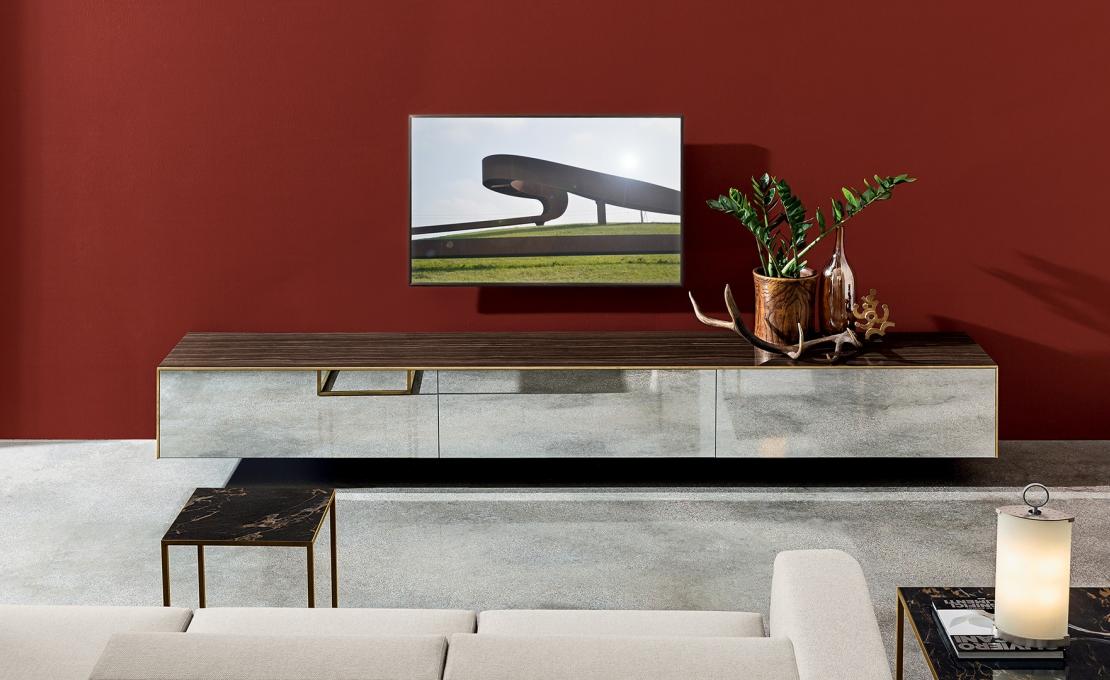 Сервант от фабрики Sovet Italia модель Magda Suspended Sideboard