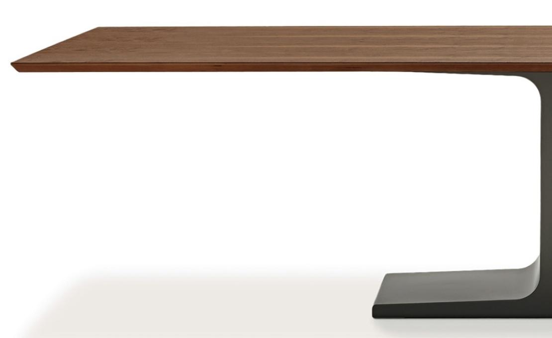 Стол от фабрики Sovet Italia модель Palace Wood Table