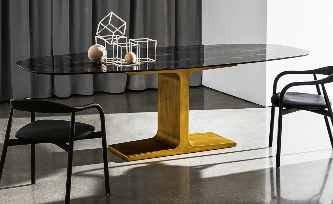 Стол от фабрики Sovet Italia модель Palace Shaped Table