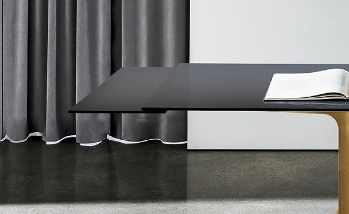 Стол от фабрики Sovet Italia модель Palace Extensible Table