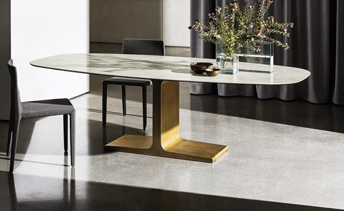 Стол от фабрики Sovet Italia модель Palace Shaped Table