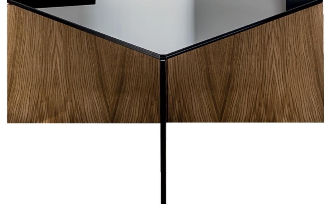 Журнальный столик от фабрики Sovet Italia модель Regolo Triangular 