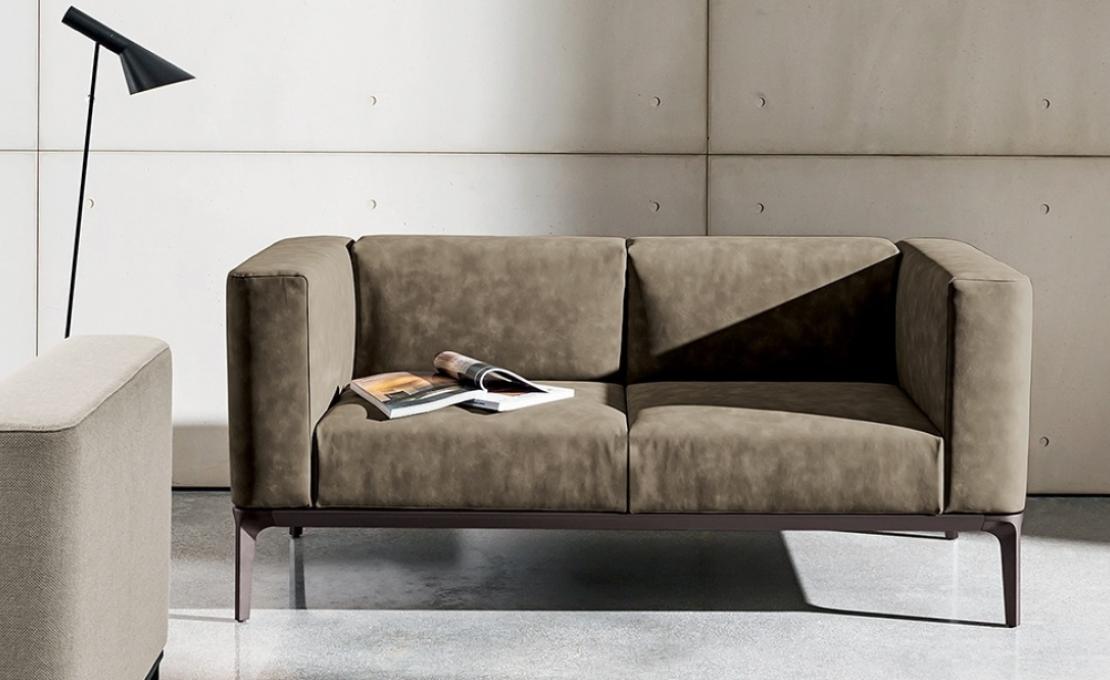 Диван от фабрики Sovet Italia модель Slim Sovet Sofa