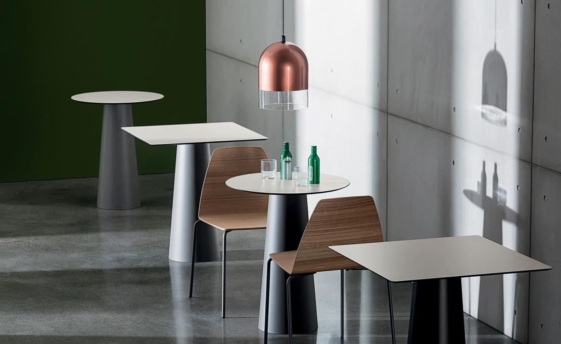 Стол от фабрики Sovet Italia модель Totem Bar Table
