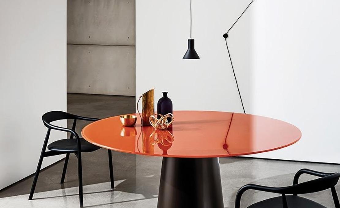 Стол от фабрики Sovet Italia модель Totem Table