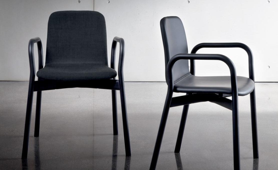 Кресло от фабрики Sovet Italia модель Two Tone Small Arm